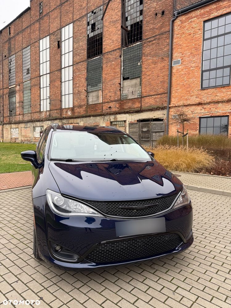 Chrysler Pacifica - 9