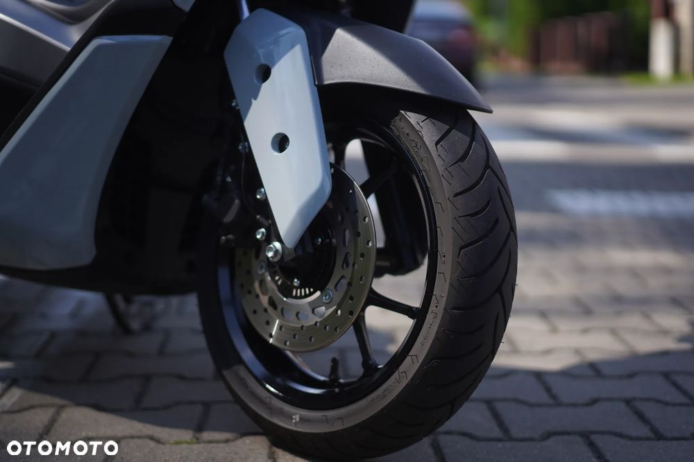 Yamaha NMAX - 10