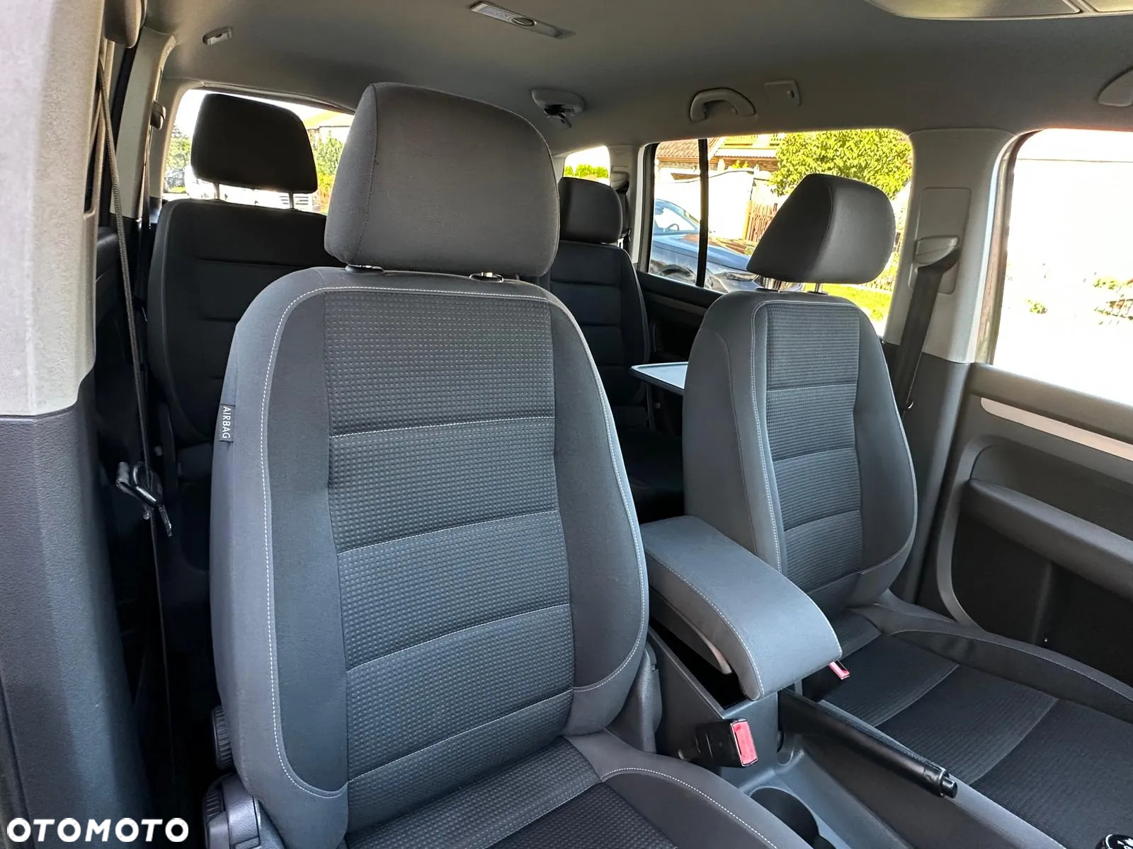 Volkswagen Touran - 4