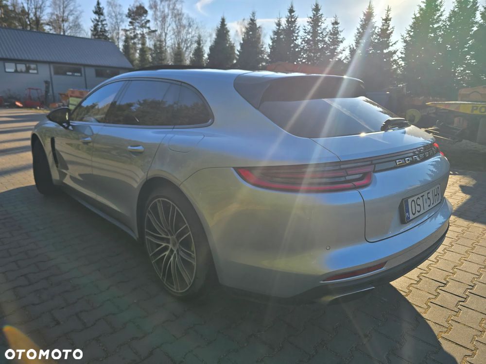 Porsche Panamera 4 - 9