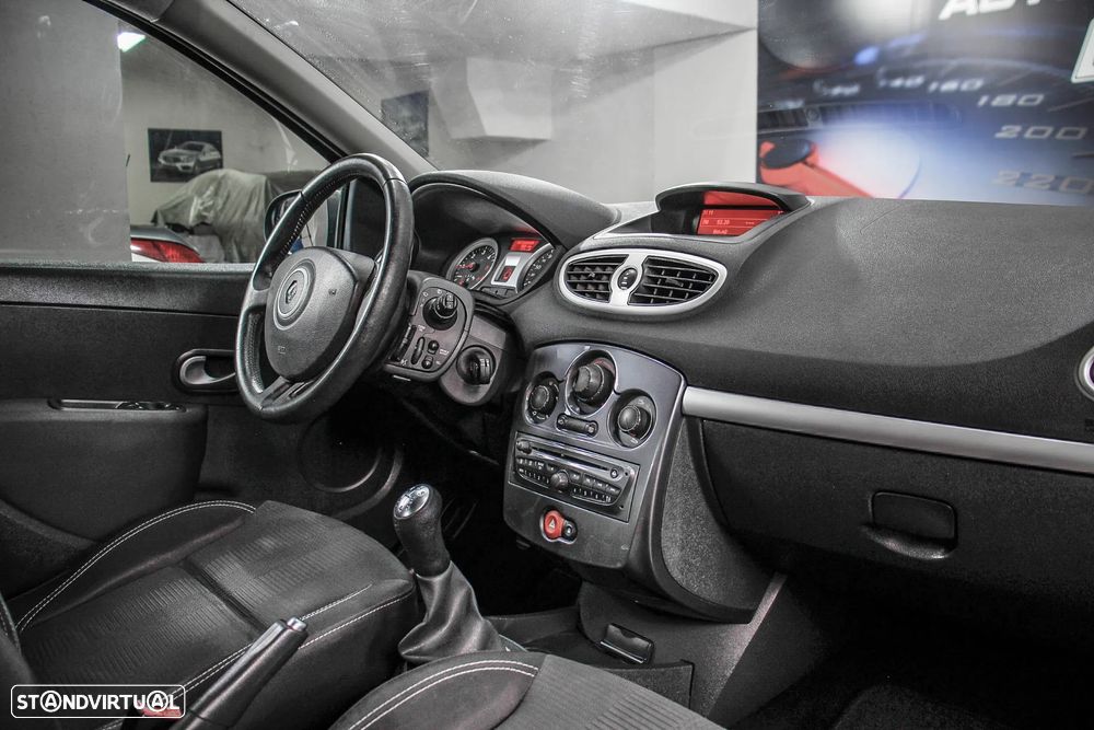 Renault Clio Break 1.5 dCi Dynamique S - 25