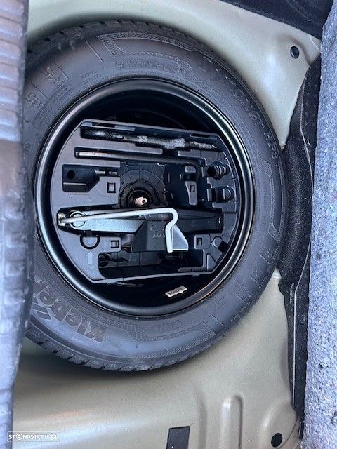 Citroën C3 1.2 PureTech Shine EAT6 - 4