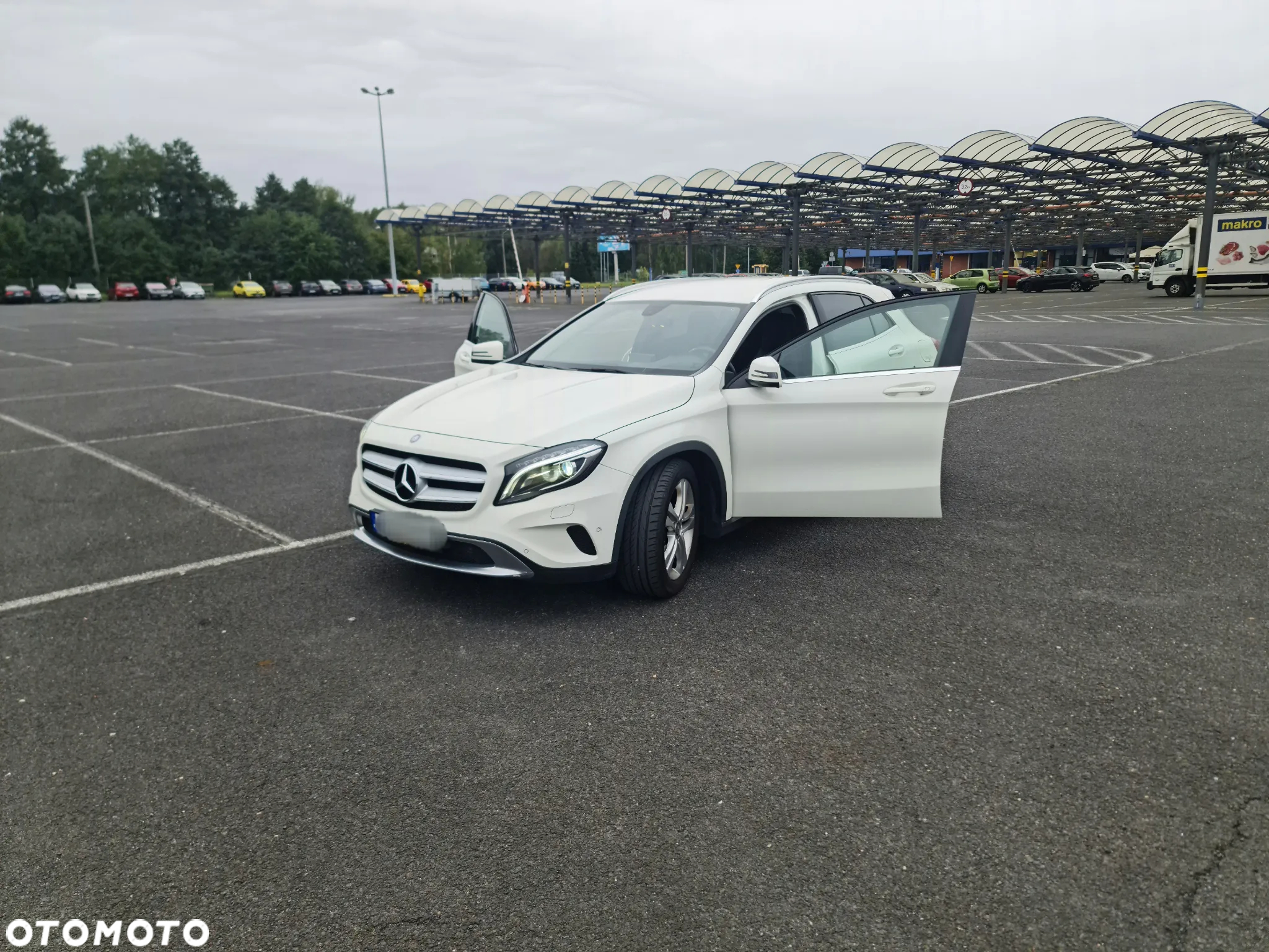 Mercedes-Benz GLA - 9