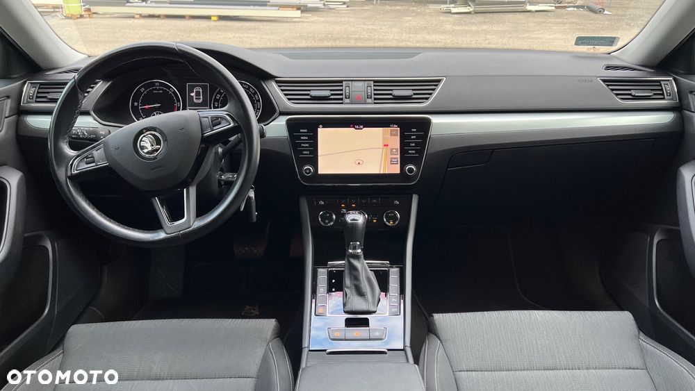 Skoda Superb 2.0 TDI Ambition DSG - 5