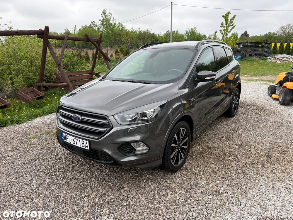 Ford Kuga 1.5 EcoBoost 2x4 ST-Line - 9