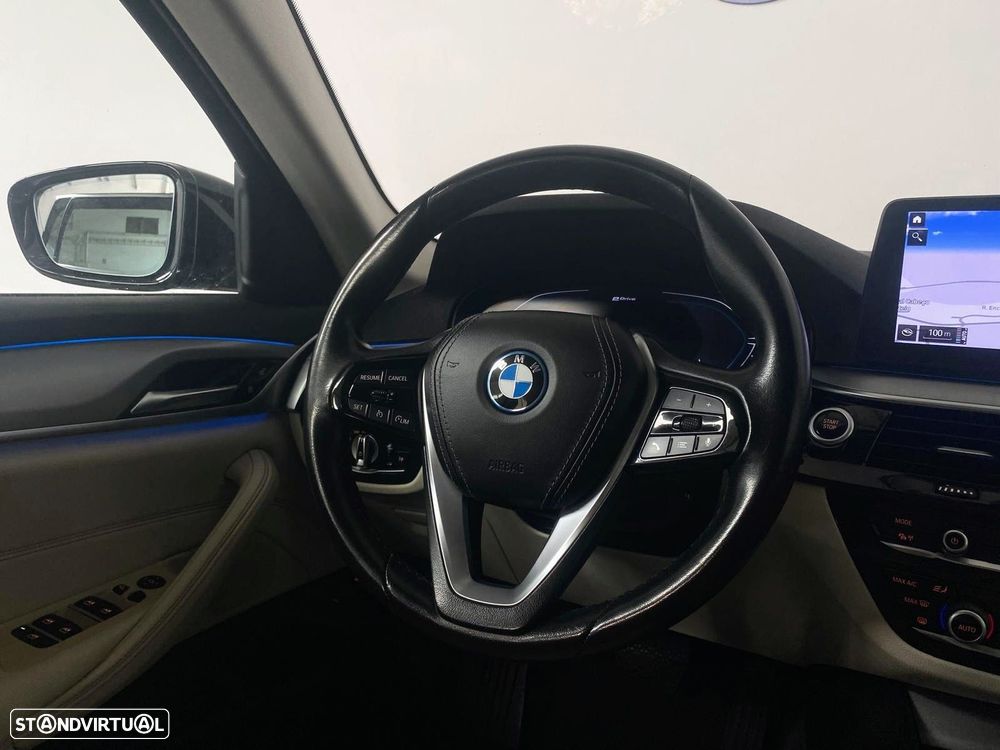 BMW 530 e - 16