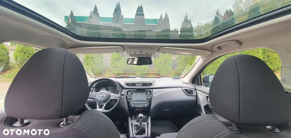 Nissan Qashqai 1.3 DIG-T N-Connecta - 24