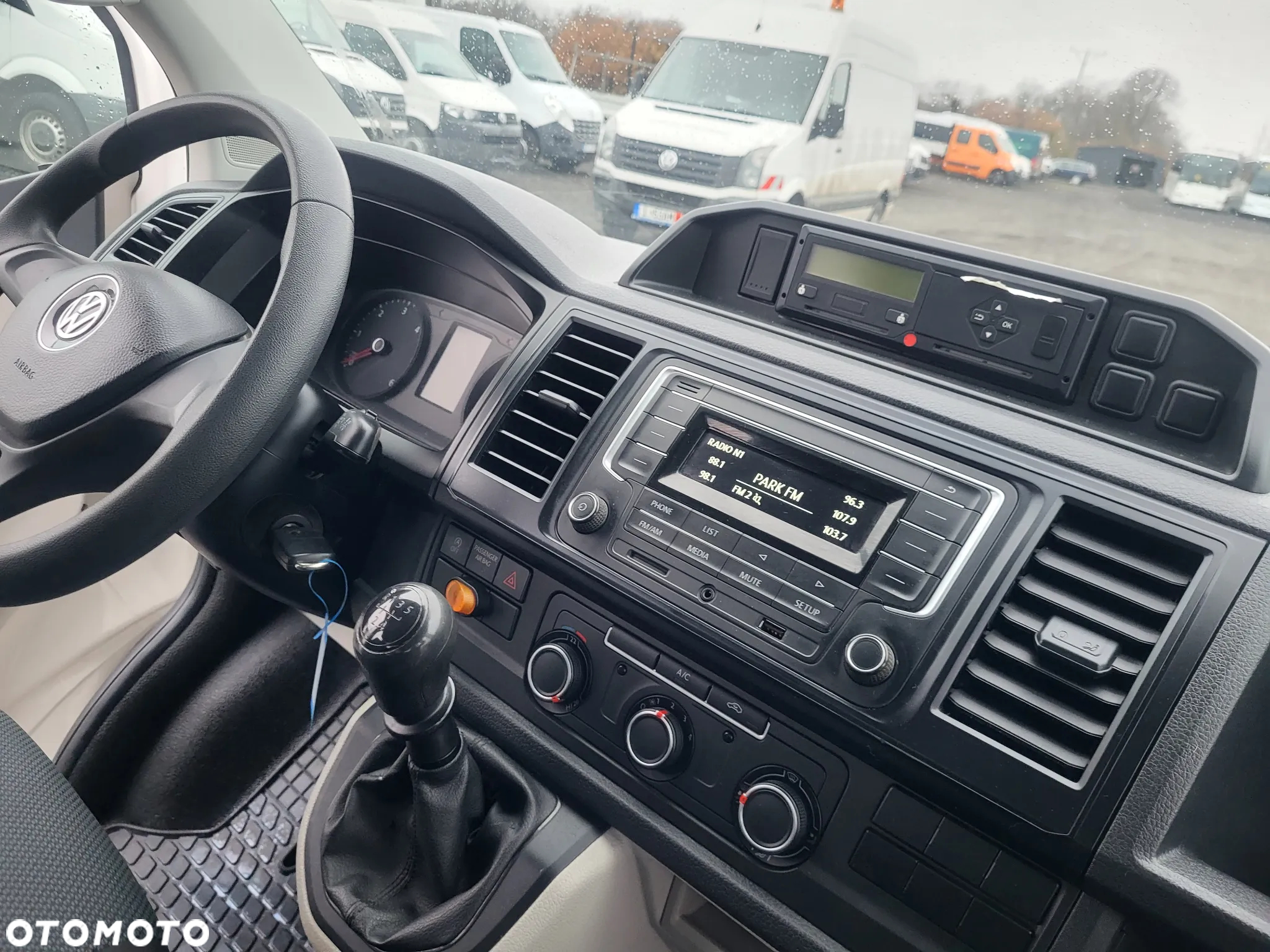 Volkswagen Transporter t6 doka super stan klima serwisowany nowy rozrząd - 12