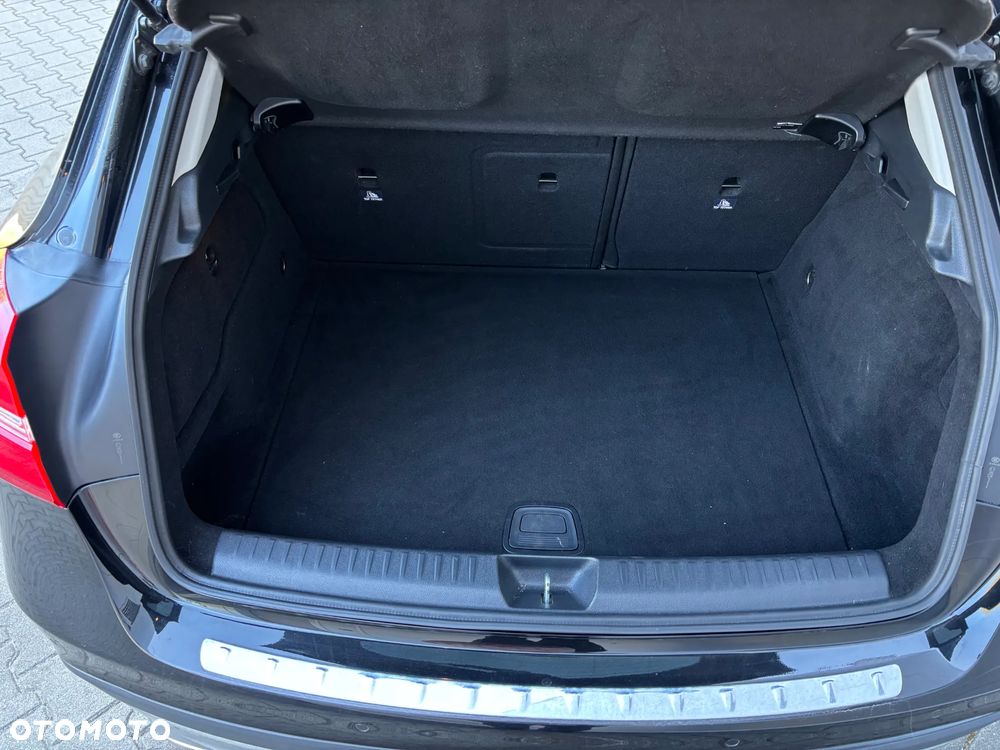 Mercedes-Benz GLA 200 7G-DCT Urban - 40