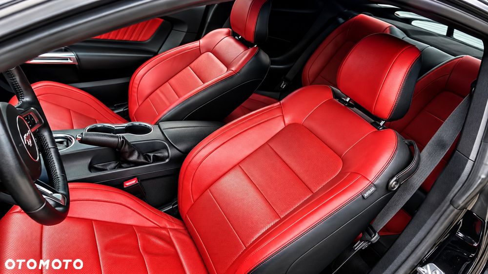 Ford Mustang - 32