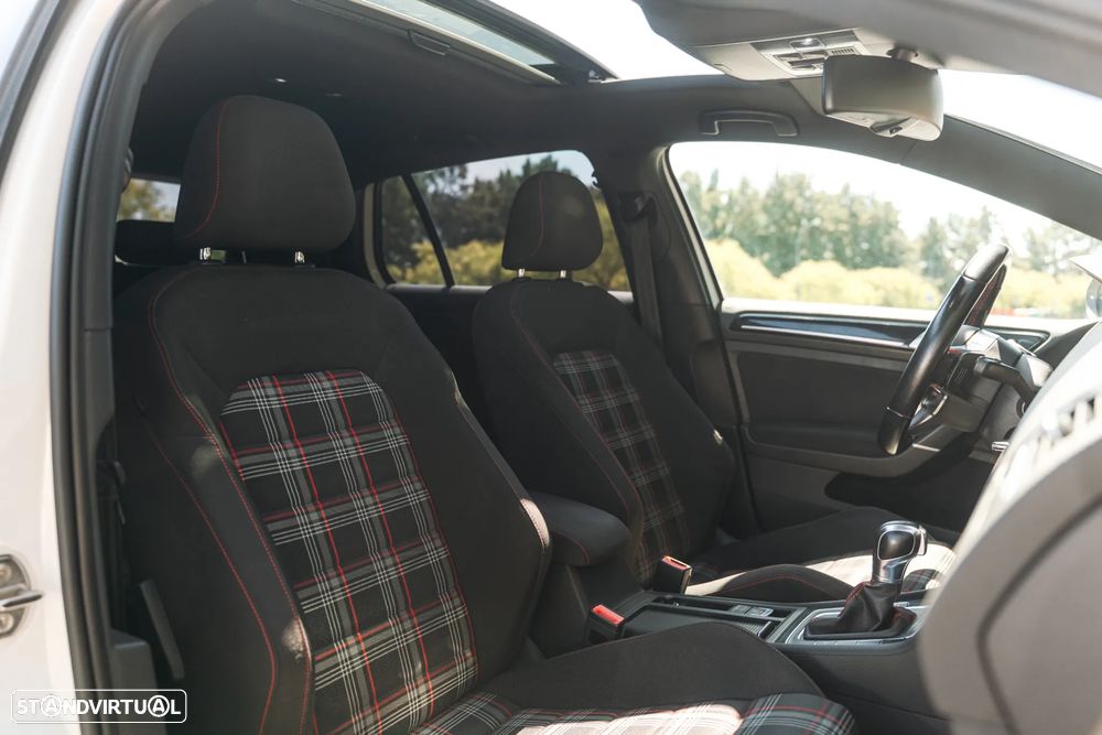 VW Golf 2.0 TSi GTi DSG Performance - 31
