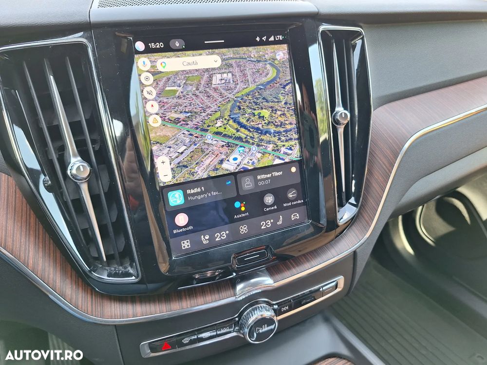 Volvo XC 60 B4 MHEV AT AWD Plus Dark - 30