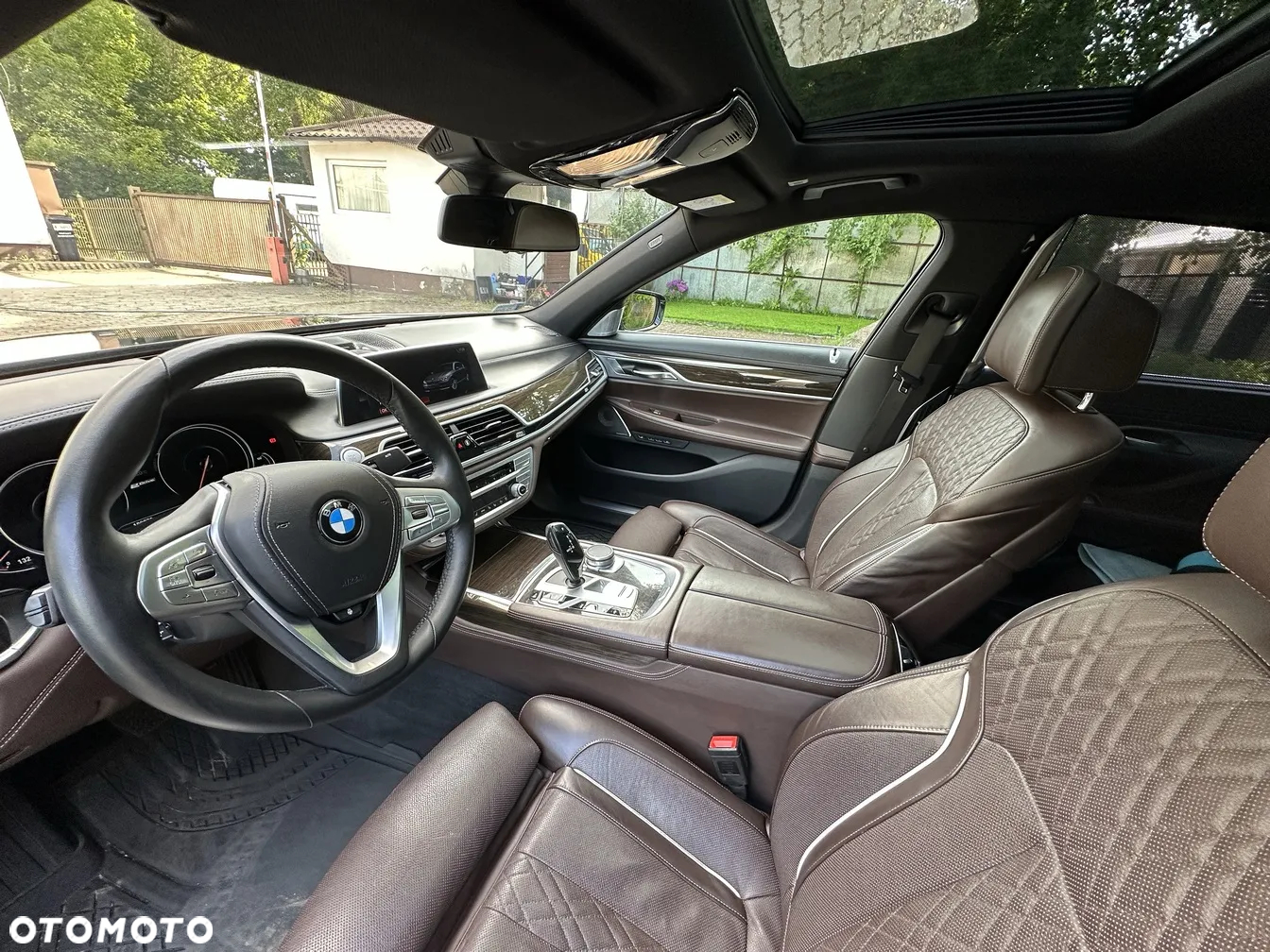 BMW Seria 7 740Le xDrive iPerformance - 13