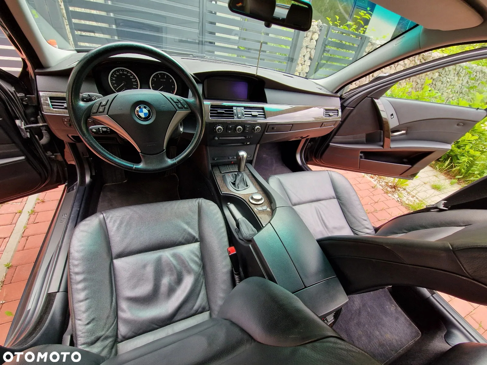BMW Seria 5 545i - 20