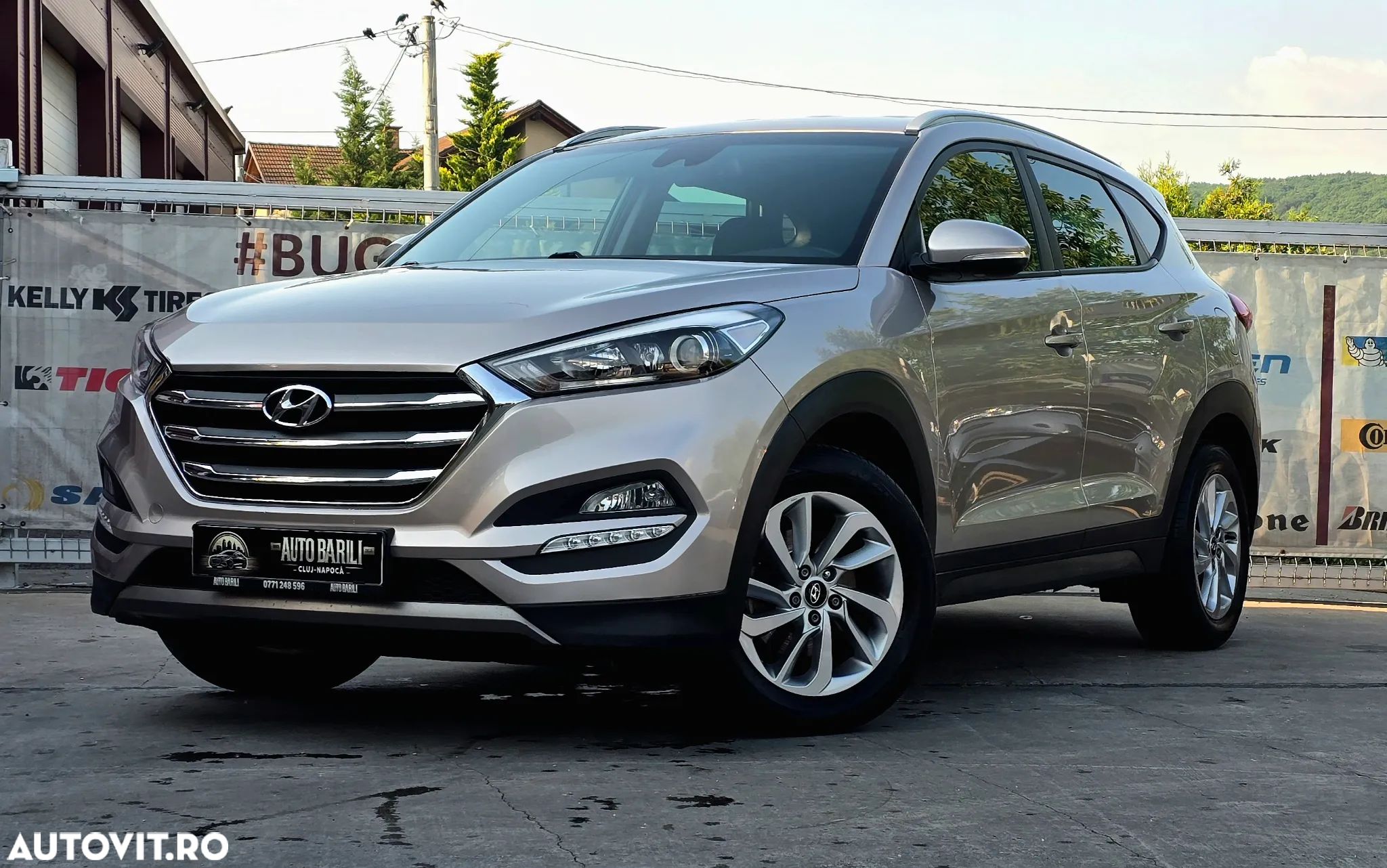 Hyundai Tucson 2.0 CRDI 4WD Automatik Advantage - 1