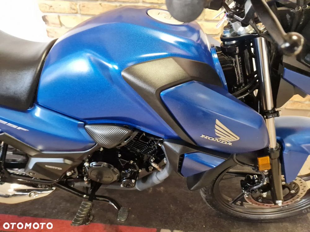 Honda CBF - 24