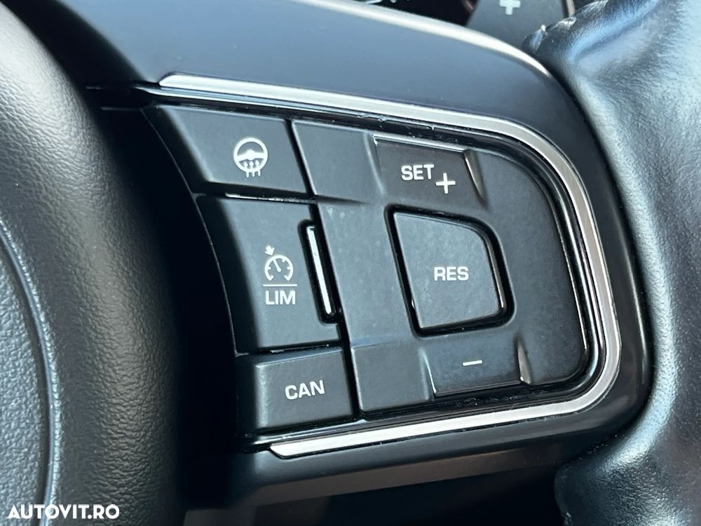 Jaguar F-Pace 3.0 AWD First Edition - 24