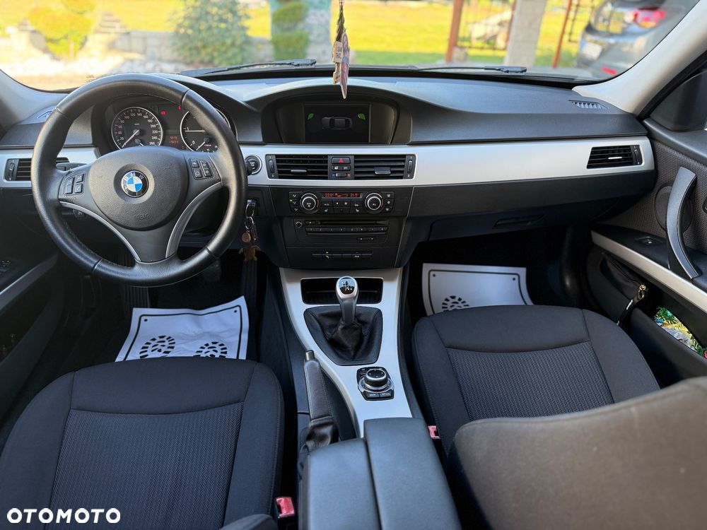 BMW Seria 3 - 32