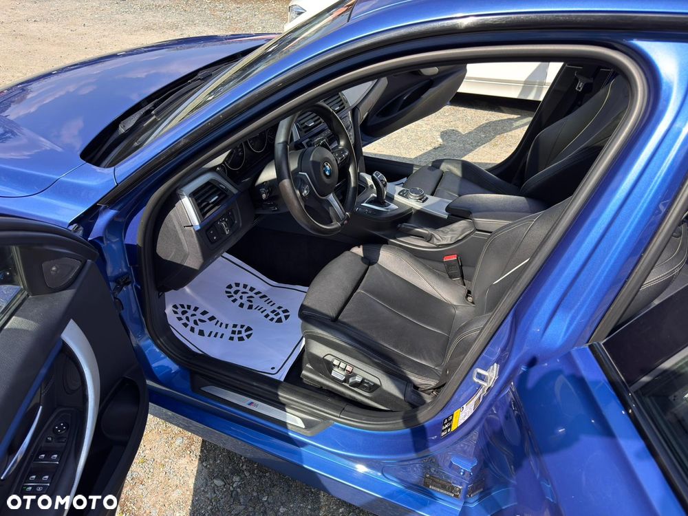 BMW Seria 3 328i xDrive Sport-Aut Sport Line - 25