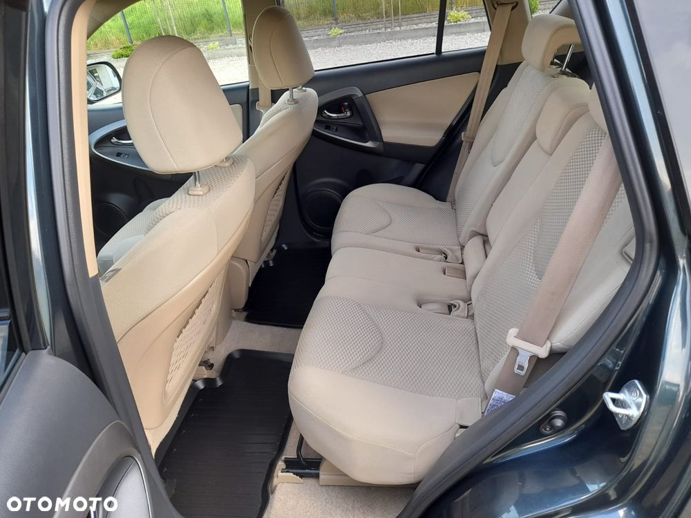 Toyota RAV4 2.2 D-4D Prestige - 27