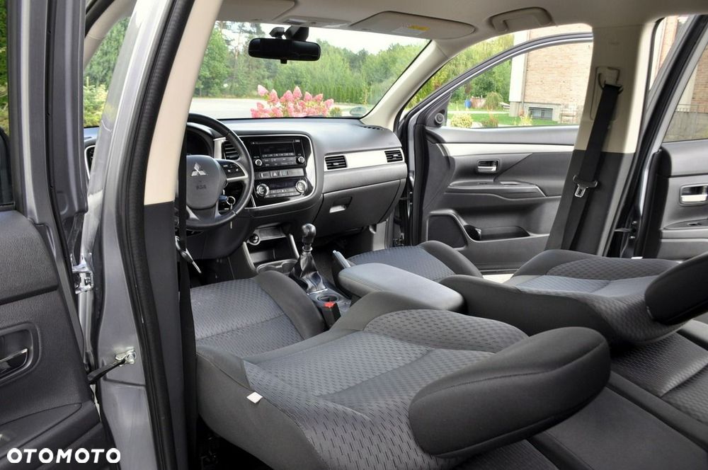Mitsubishi Outlander - 27