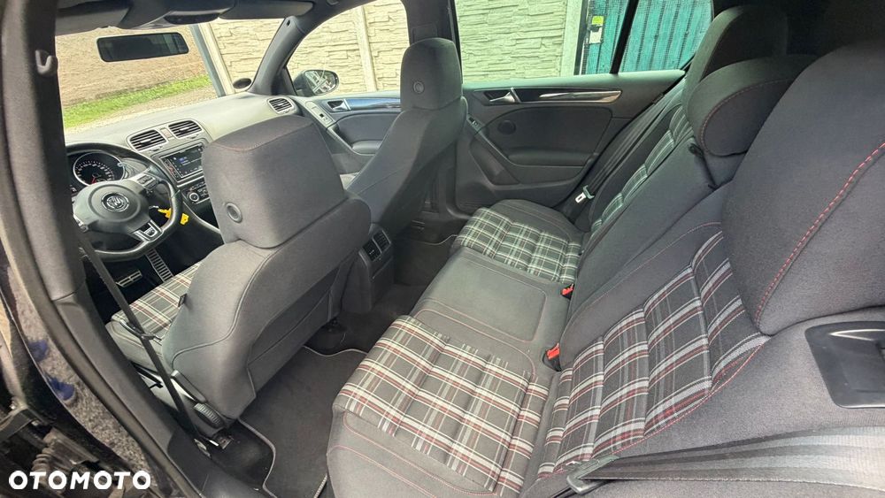 Volkswagen Golf 2.0 GTI DSG - 29