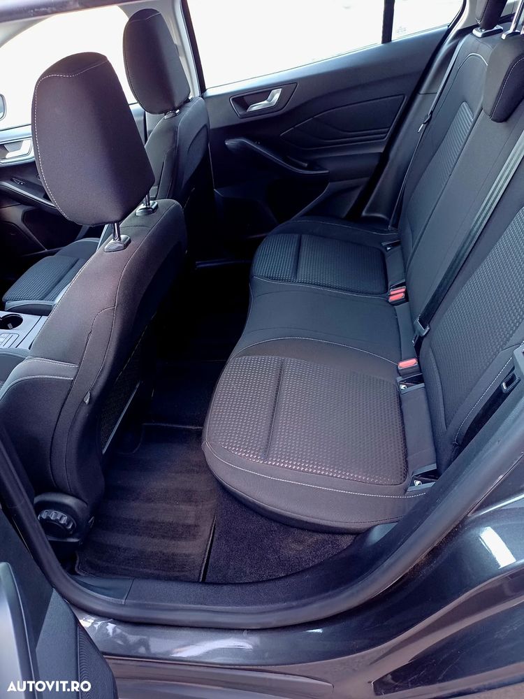 Ford Focus - 11