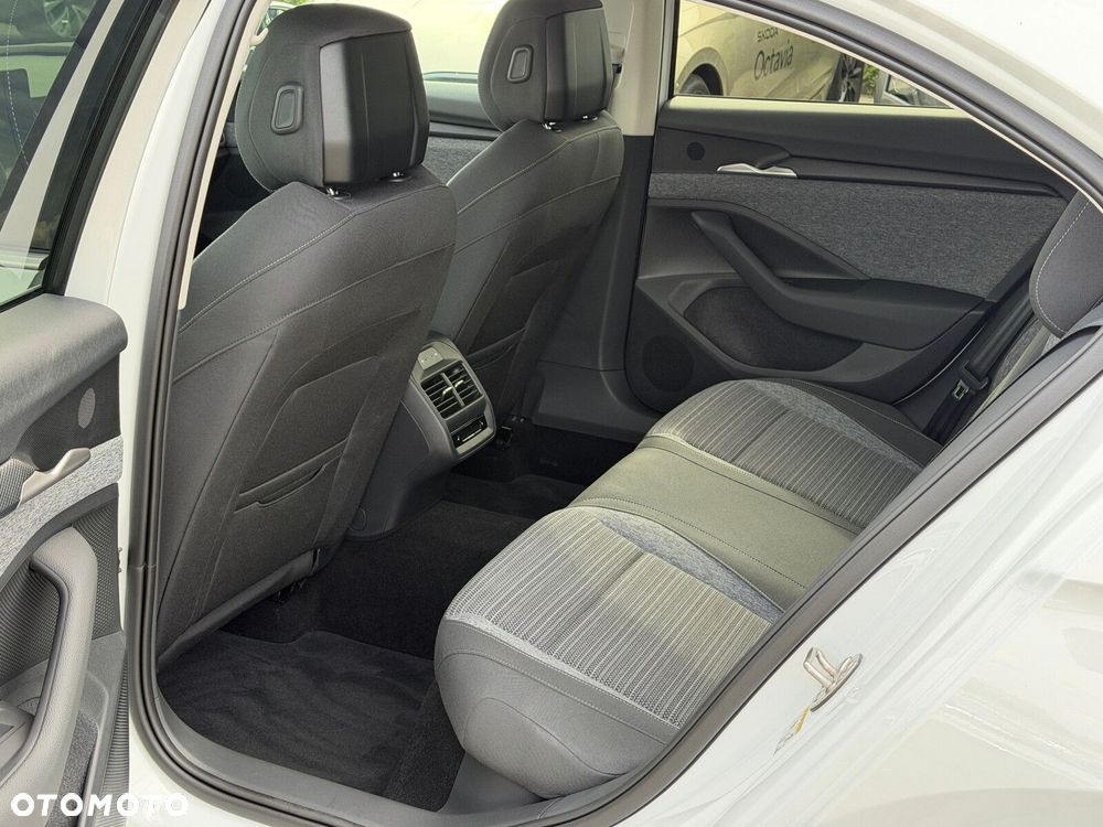 Skoda Superb 2.0 TDI SCR 4x4 Drive DSG - 17