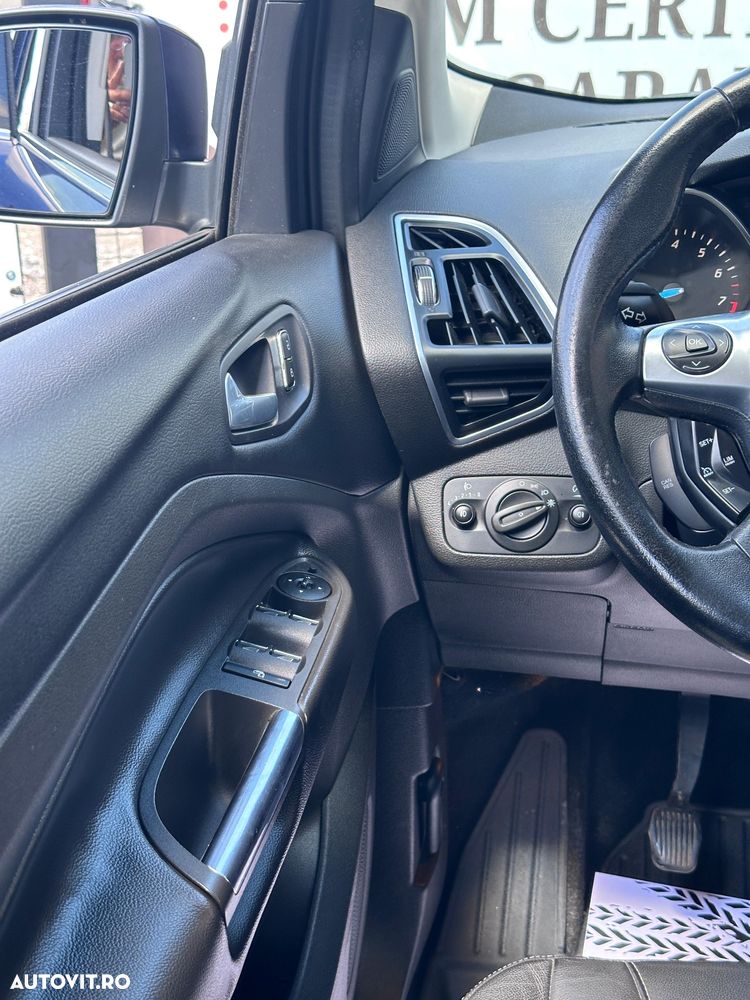 Ford Kuga 1.6 EcoBoost 2x4 Titanium - 19