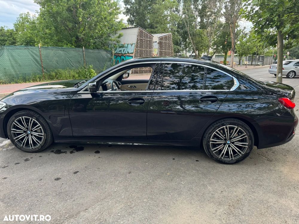 BMW Seria 3 330e Aut. Luxury Line - 7
