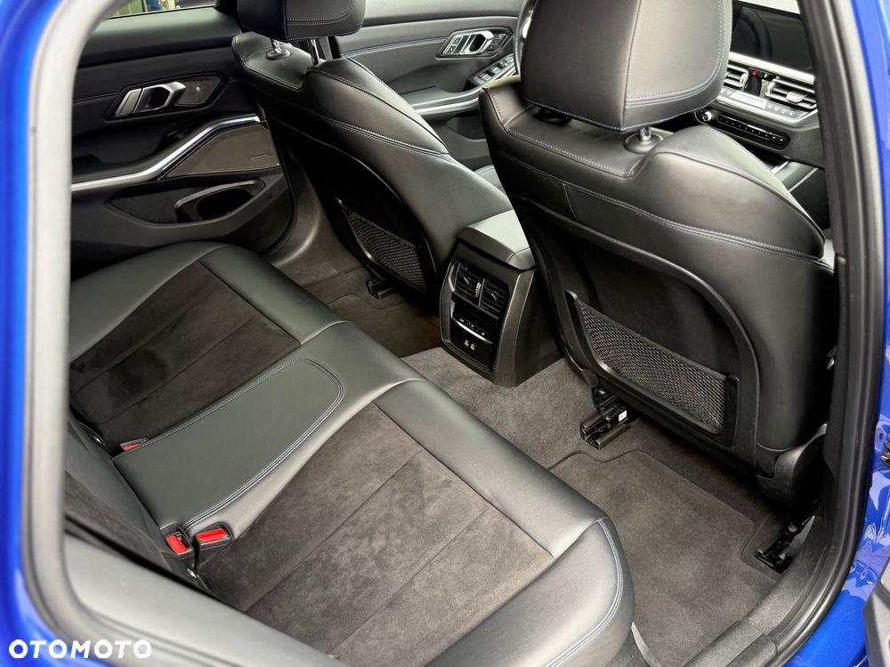 BMW Seria 3 330i xDrive M Sport sport - 13