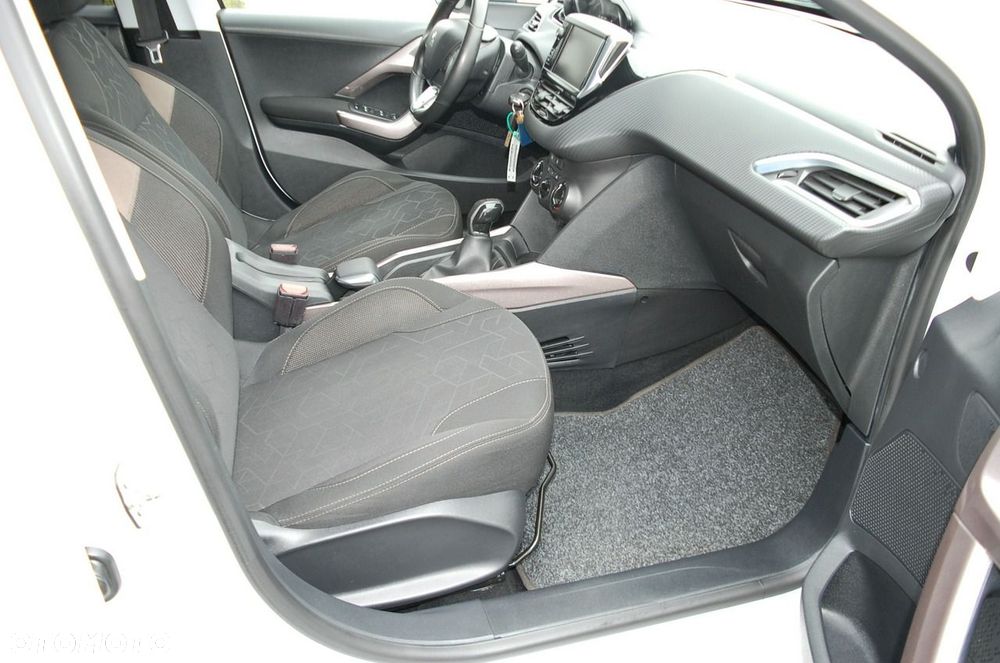 Peugeot 2008 - 7