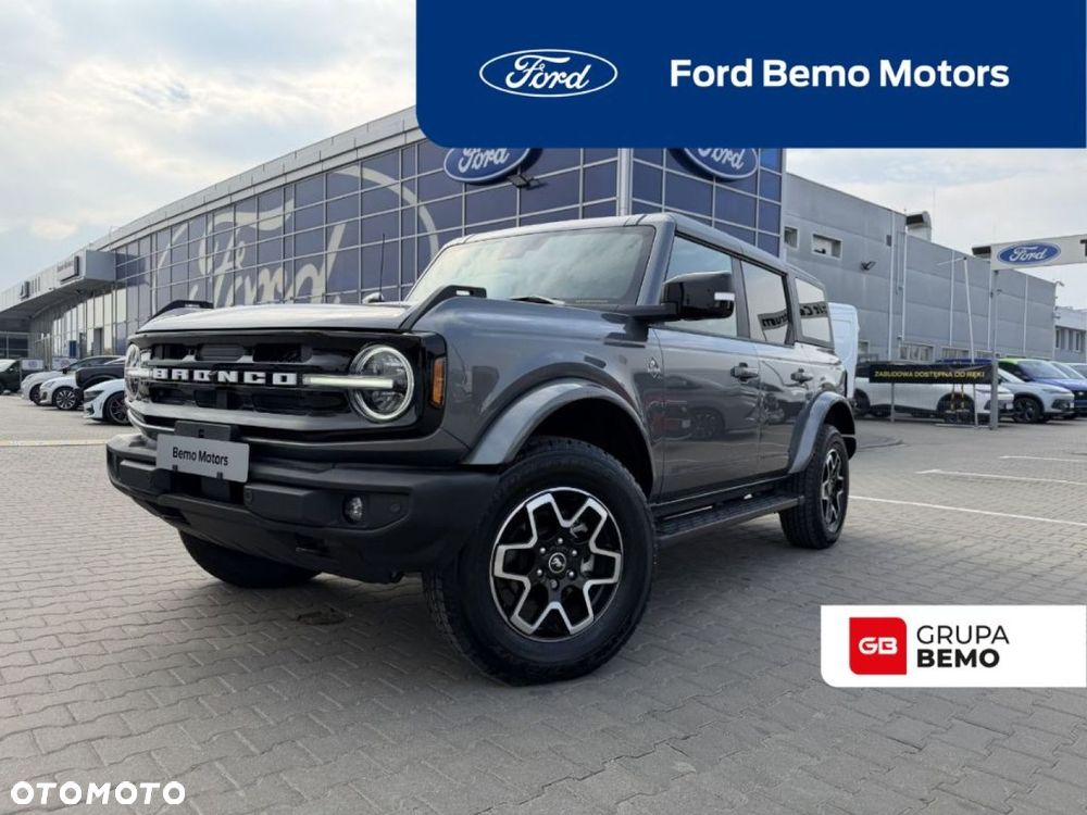 Ford Bronco - 1