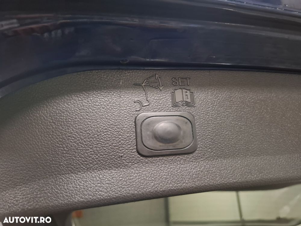 Ford Kuga - 10