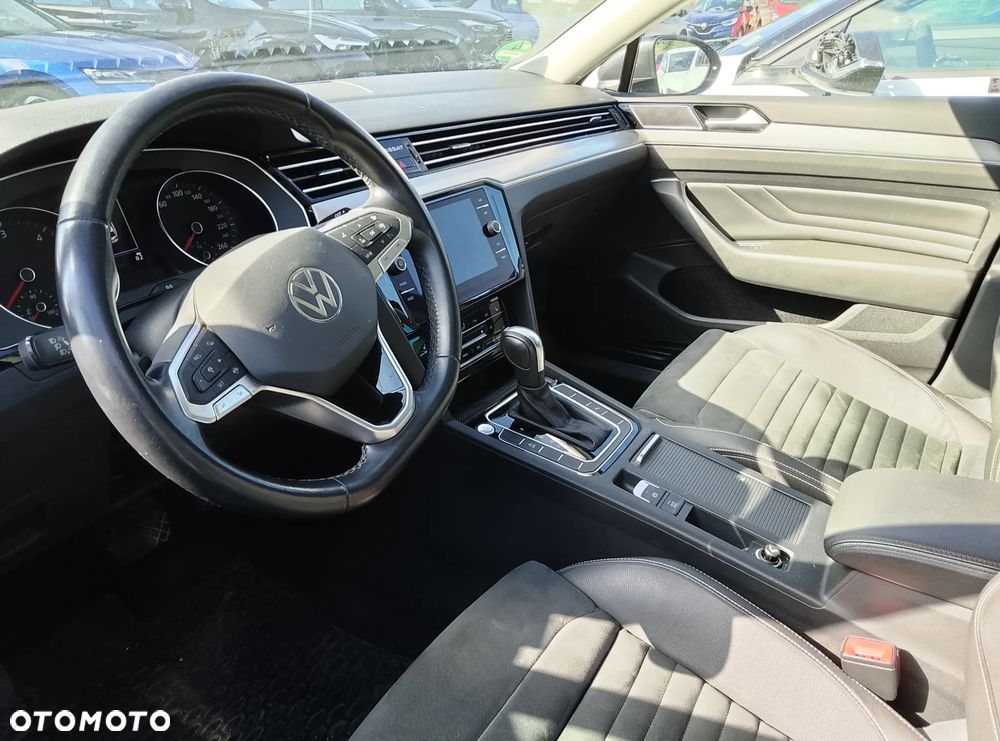 Volkswagen Passat - 13