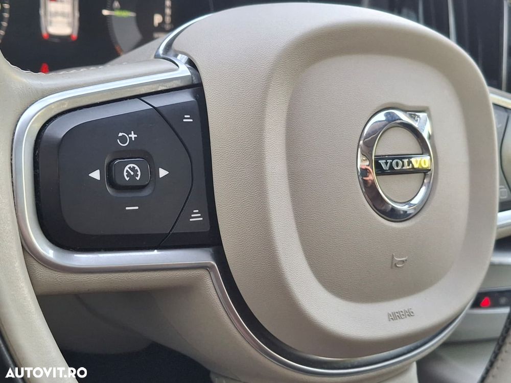 Volvo XC 60 T6 AWD Recharge Geartronic Inscription - 34