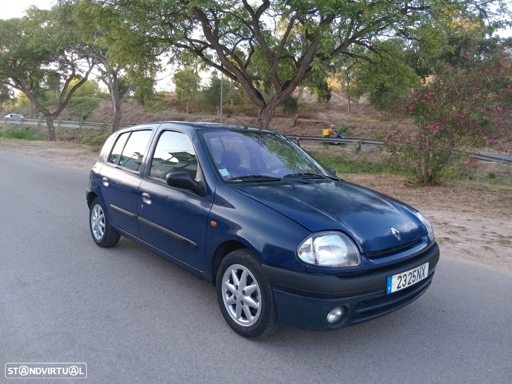 Renault Clio 1.2 RT - 3