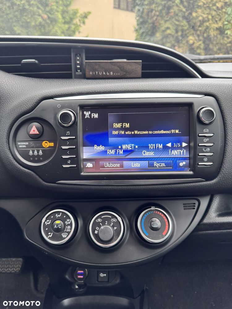 Toyota Yaris 1.5 Premium CVT - 9