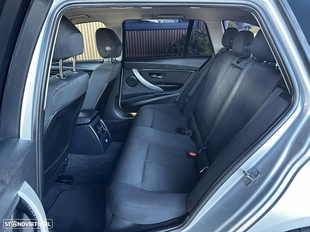 BMW 320 d Sport Line - 37