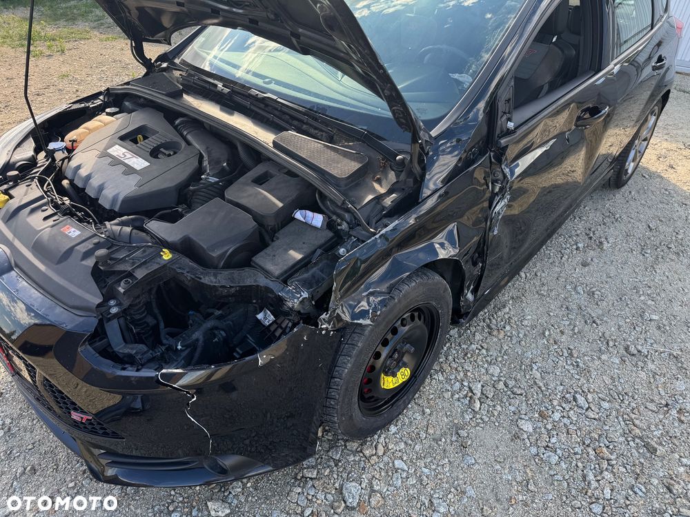 Ford Focus ST - 9