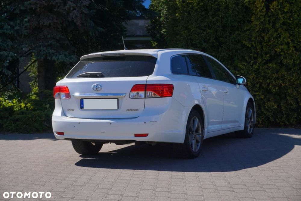 Toyota Avensis 2.2 D-4D Premium - 5