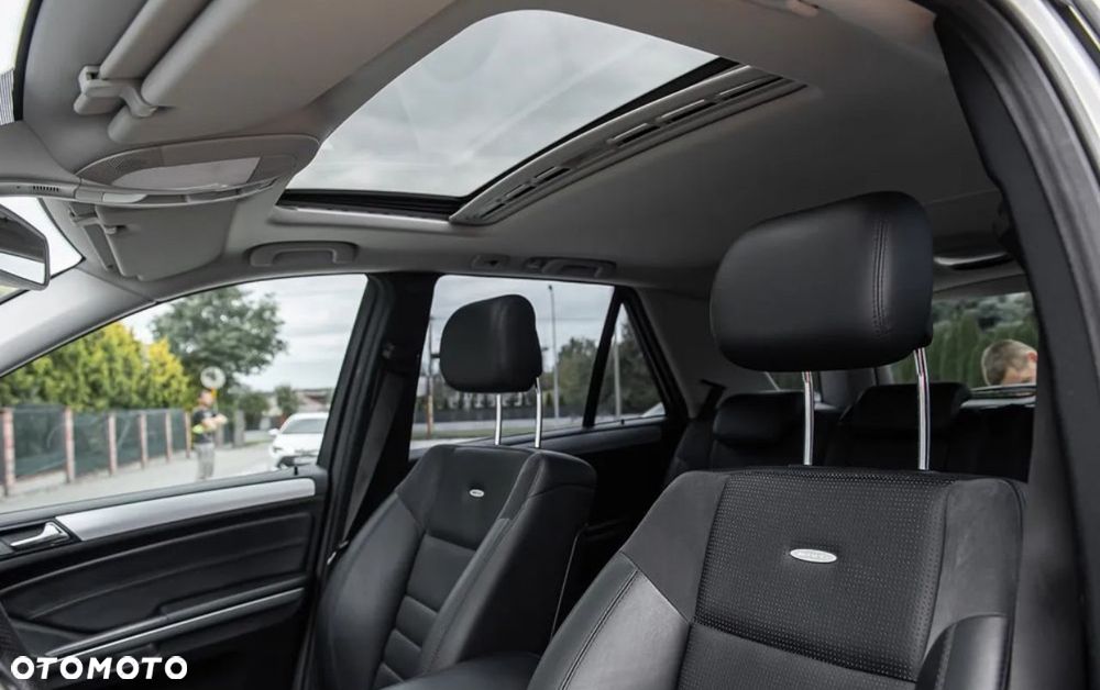 Mercedes-Benz ML 63 AMG 4Matic 7G-TRONIC 10th Anniversary - 16