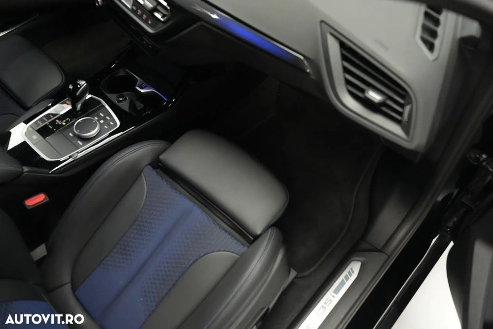 BMW M1 M135i xDrive AT - 36