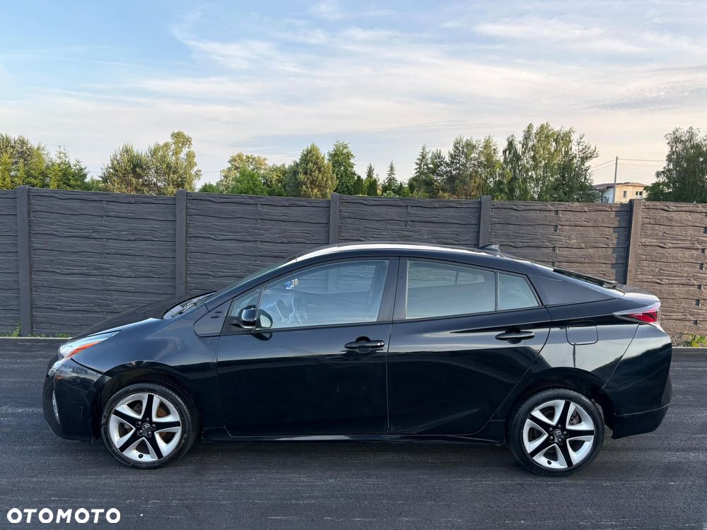Toyota Prius Hybrid - 24