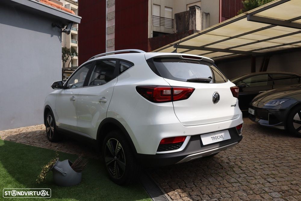 MG ZS EV Luxury - 10