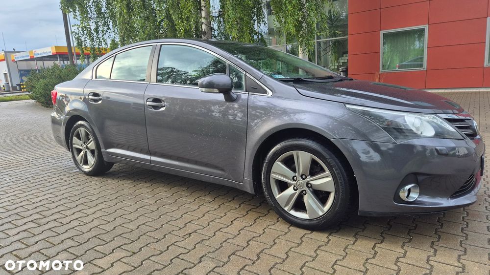 Toyota Avensis 2.0 D-4D Premium - 6