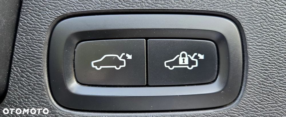 Volvo XC 60 D4 Momentum Pro - 35