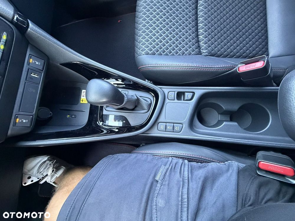 Toyota Yaris 1.5 VVT-i GR SPORT - 21