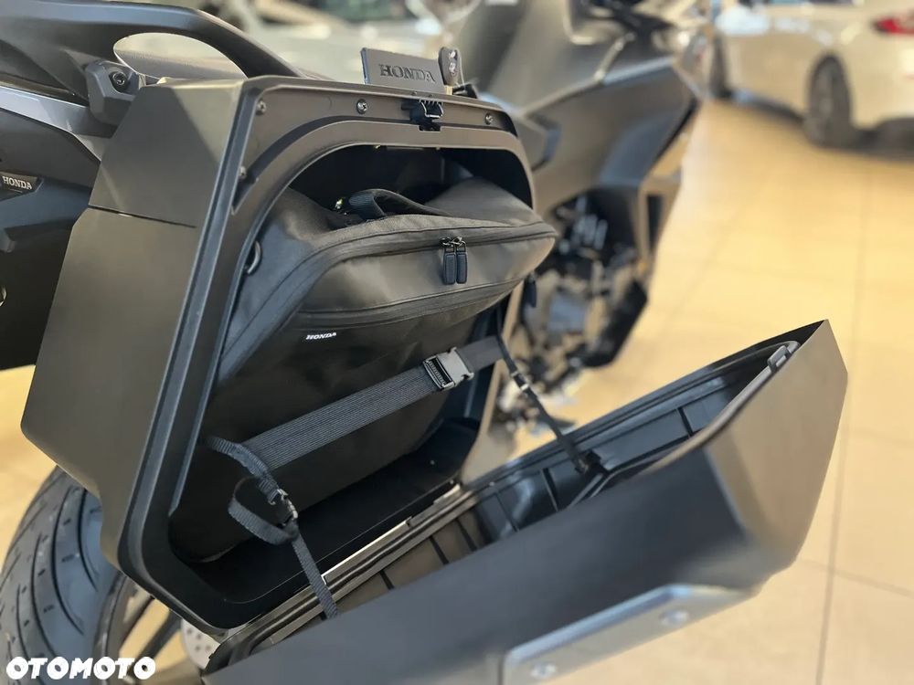 Honda NT - 8