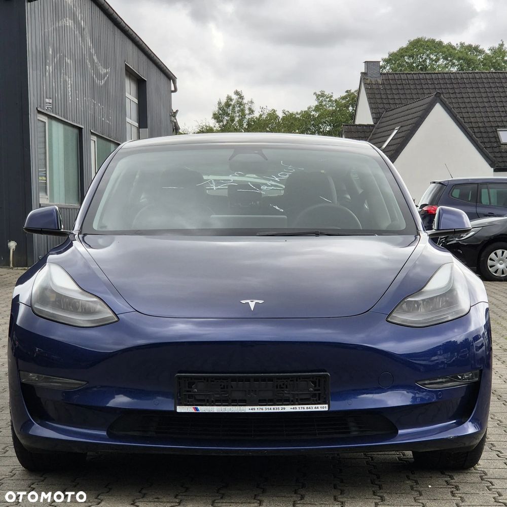 Tesla Model 3 - 2